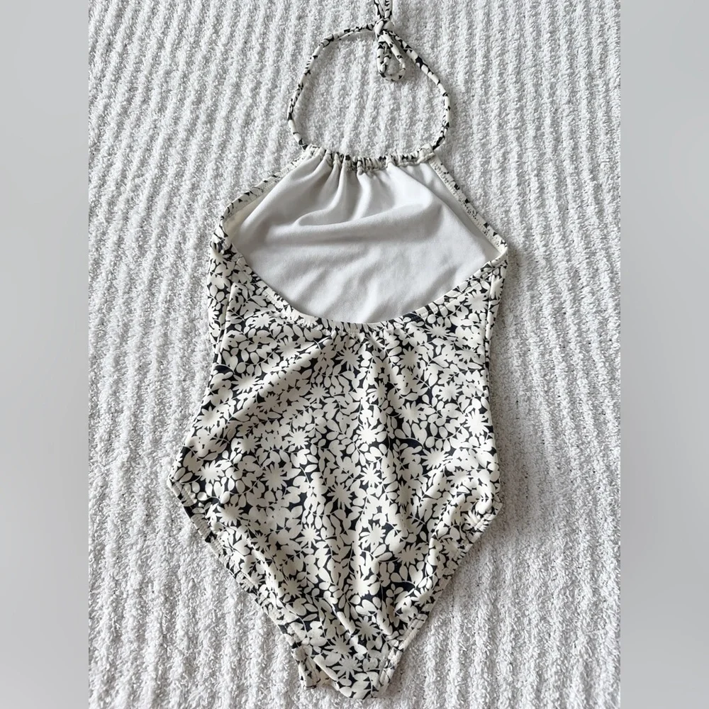 GAP Black and White One Piece Swimsuit
